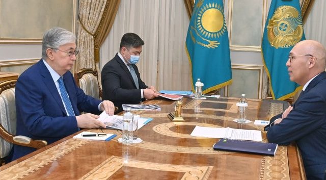 Қасым-Жомарт Тоқаев АХҚО басқарушысы Қайрат Келімбетовті қабылдады
