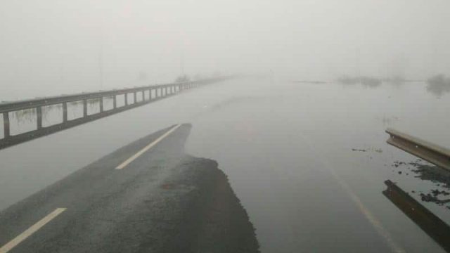 Тасқынға байланысты Қазақстанның бес өңірінде 11 жол жабық тұр