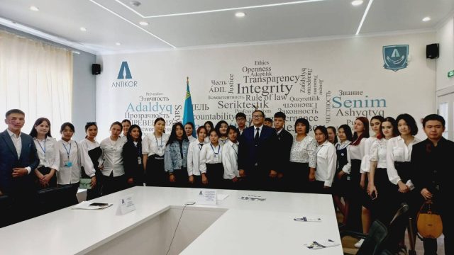 Рәміздер күніне орай ШҚО студенттері «Саналы ұрпақ» қатарына салтанатты түрде қабылданды