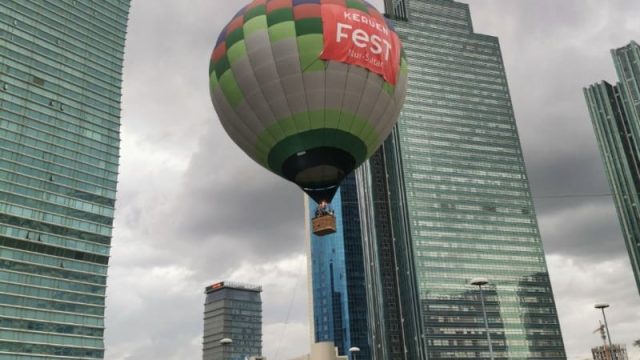 Нұр-Сұлтанда сауда орталығы маңына әуе шары құлады