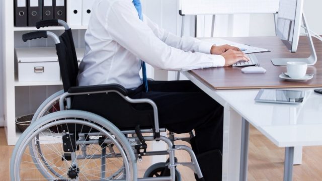 ХҚО мүгедектерге құжат жасатқаны үшін мемлекеттік бажды заңсыз төлеткен