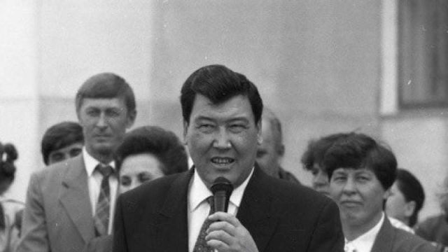 Саяси қайраткер Балташ Тұрсымбаев қайтыс болды