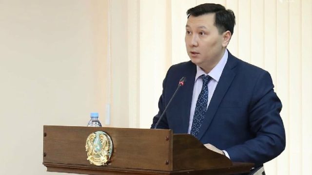 Қайрат Бекенов Атырау облысы әкімінің орынбасары қызметінен кетті
