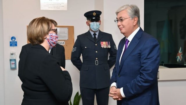 Президент Қазақстандағы Ұлыбритания елшілігіне көңіл айтуға барды