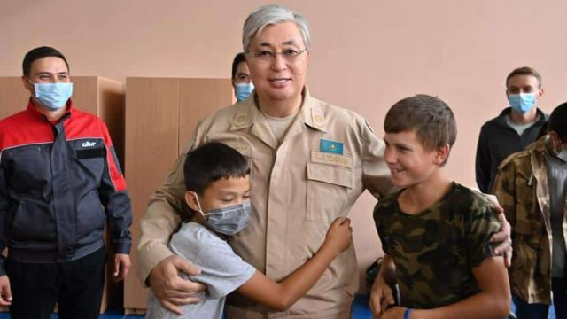 Тоқаев: Үкімет екі айда бұрынғыдан да жақсы үйлер салып береді