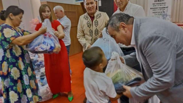 Түлкібас ауданында 600-ге жуық балаға «мектепке жол» акциясы аясында қолдау көрсетілді