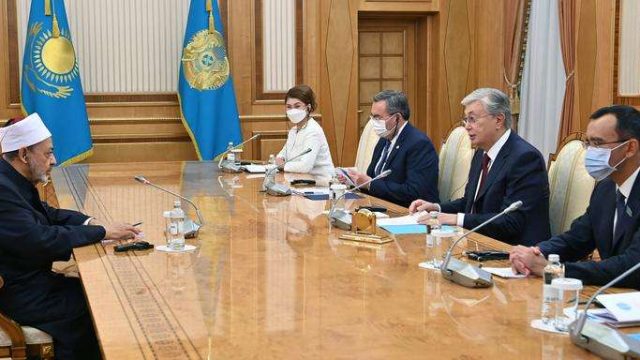 Тоқаев «Әл-Азһар» университетінің жоғарғы имамымен кездесті
