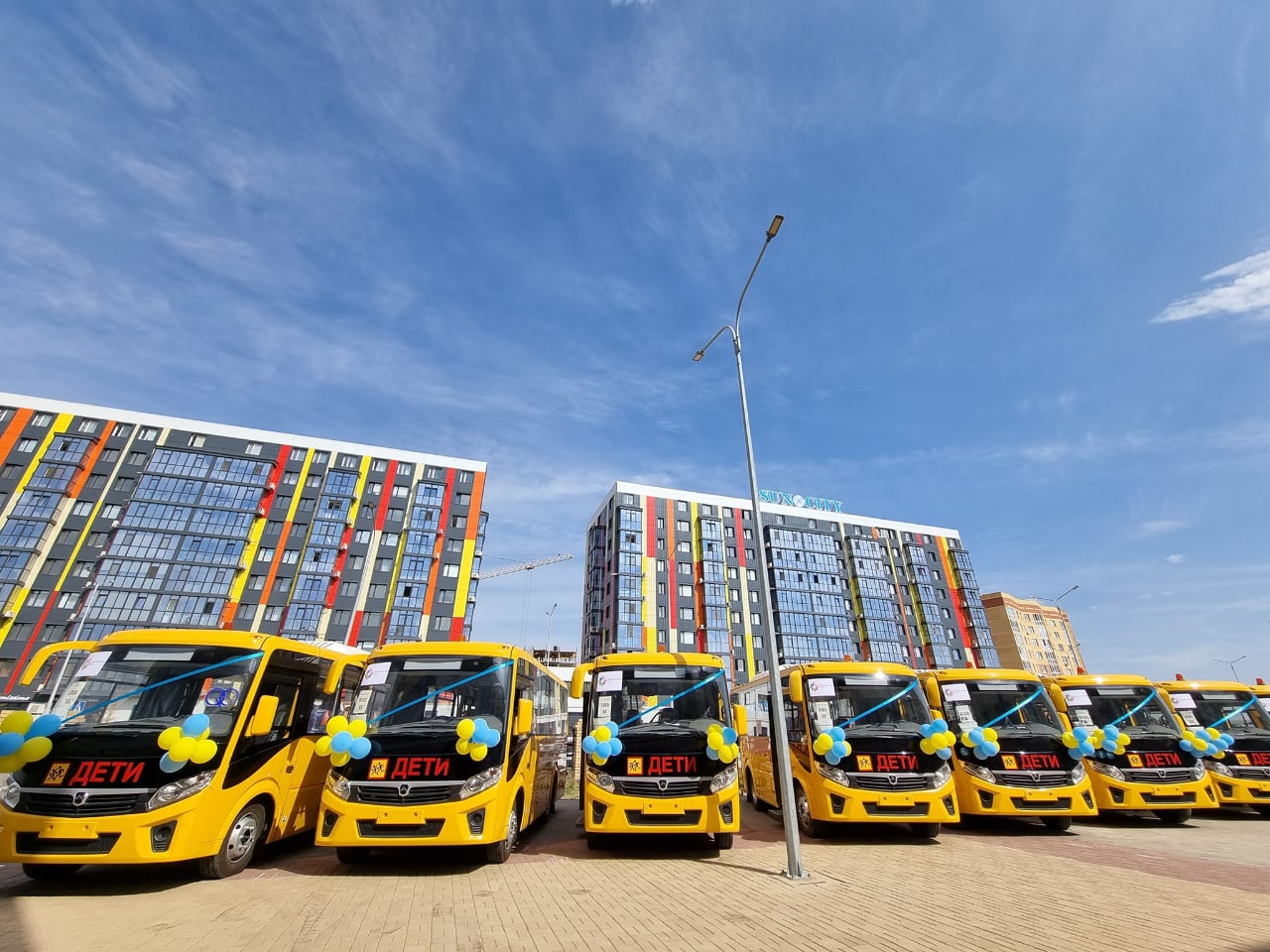 Батыс Қазақстанда бес ауданның мектептеріне 9 автобус берілді