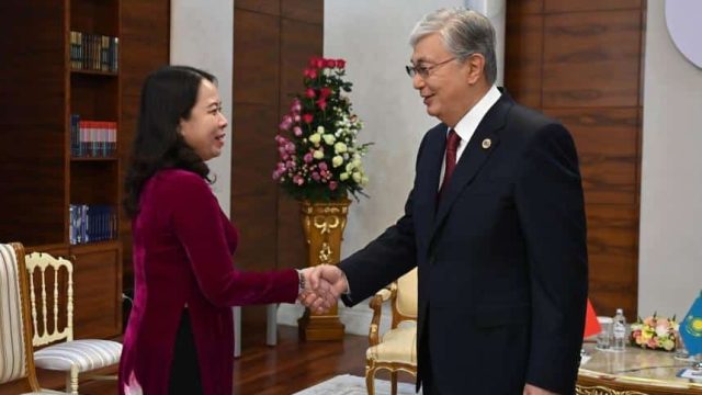 Вьетнам президенті Тоқаевты өз еліне сапармен келуге шақырды