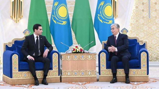 Тоқаев Түрікменстан президентін тәуелсіздік күнімен құттықтады