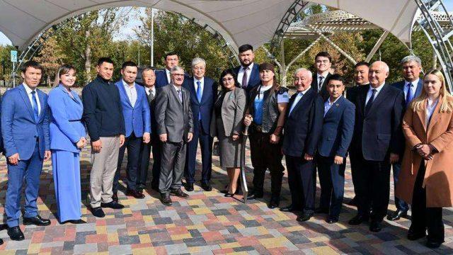 Президент Қонаевта еңбек ардагерлерімен, спортшылармен жүздесті