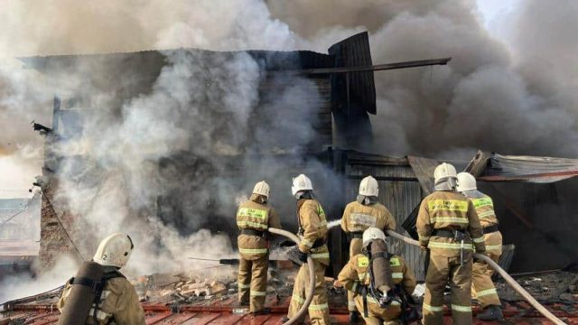 Алматы базарындағы алапат өрт сөндірілді