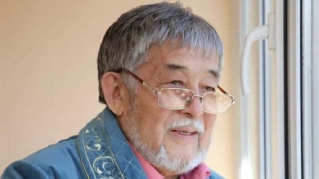 Мемлекет басшысы Көпен Әмірбектің отбасына көңіл айтты