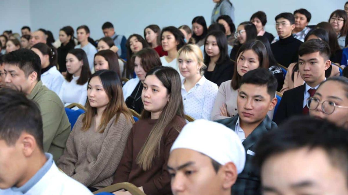 студенттер