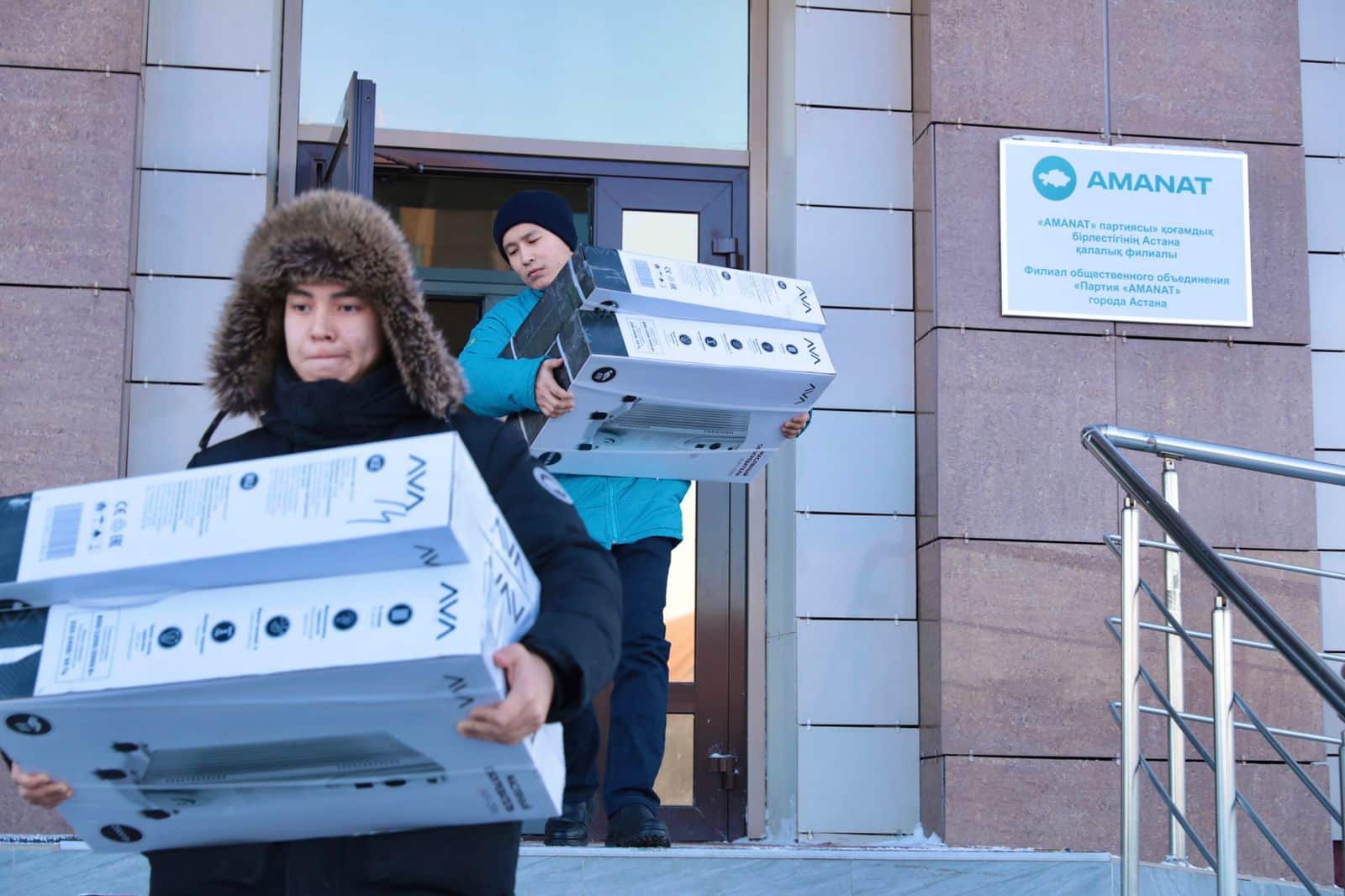 Аманаттықтар Екібастұз тұрғындарына 1 мыңнан астам жылытқыш жіберді