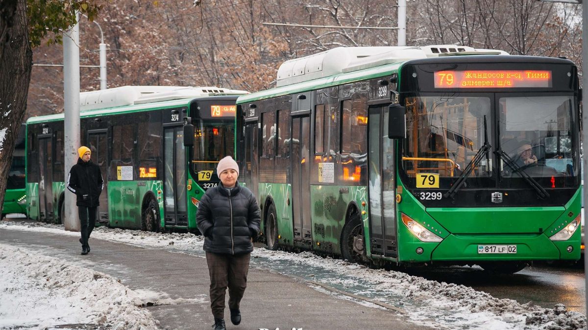 Автобус, көше, Алматы, қоғамдық көлік
