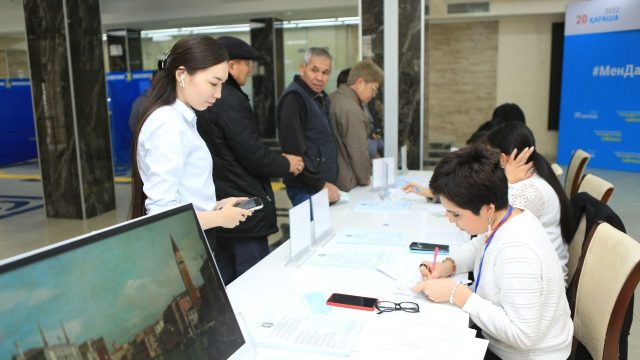 Сайлау – 2022: Қазақстандықтар 10 мыңнан астам учаскеде дауыс беріп жатыр