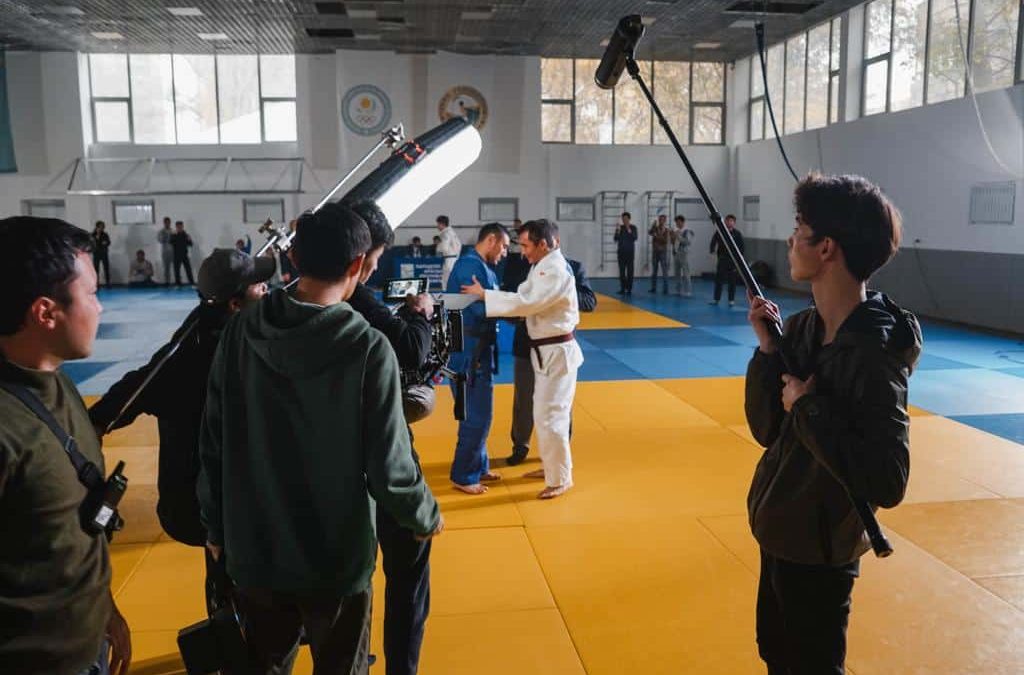 Түсірілім алаңынан фотосуреттер