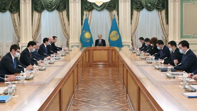 Тоқаев: Астанада құрылыс қарқыны бәсеңдесе, 30 мыңға жуық адам жұмыссыз қалуы мүмкін