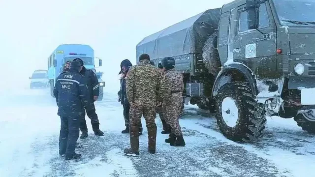 «Алматы — Өскемен» тасжолында қалған 50 адам эвакуацияланды