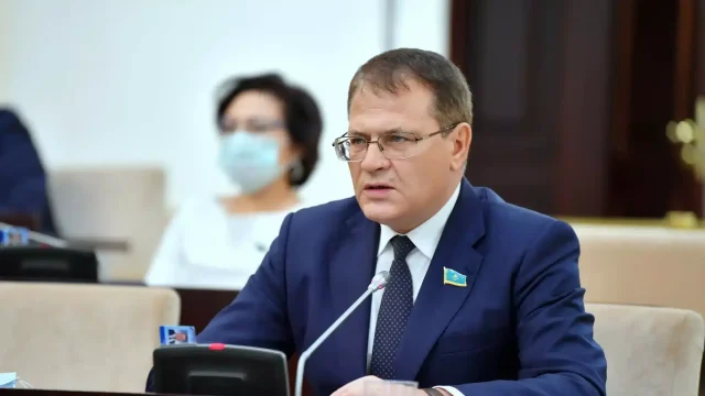 Тоқаев сенатор Андрей Лукиннің өкілетін тоқтатты
