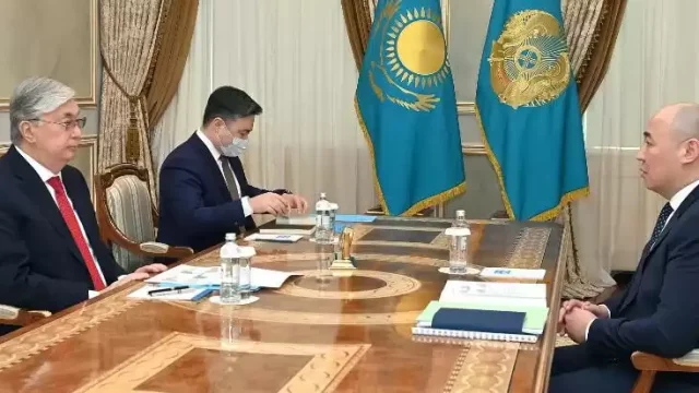 Президент өнеркәсіп және құрылыс министрі Қанат Шарлапаевты қабылдады