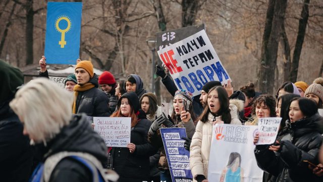 «Әкімдік = патриархат». Митинг үшін митингіге шығудың Қазақстандағы тәжірибесі қандай