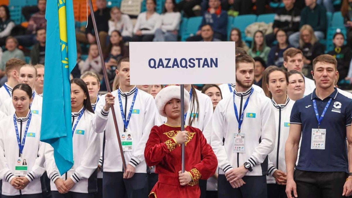 спортшылар