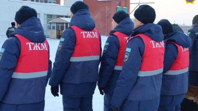 Ақмолалық құтқарушылар 2 адамды Аршалы кентіне эвакуациялады