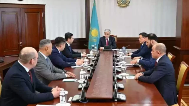 Президент мәжілістегі саяси партиялар фракцияларының жетекшілерімен кеңес өткізді