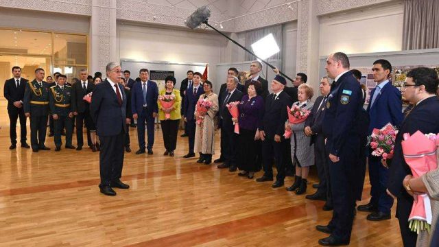 Қасым-Жомарт Тоқаев «Атамекен» өнер ордасына барды