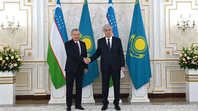 Қасым-Жомарт Тоқаев Өзбекстан президентімен кездесті