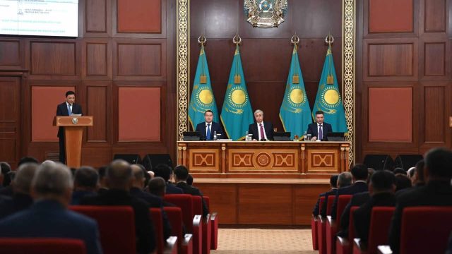 Алтай Көлгінов президентке үкімет жастарды жұмыспен қалай қамтитынын айтты
