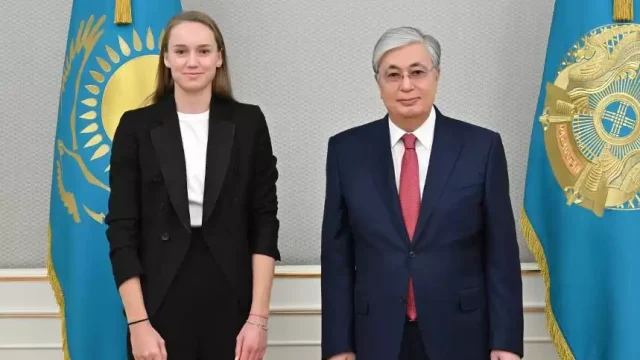 Мемлекет басшысы Елена Рыбакинаны қабылдады