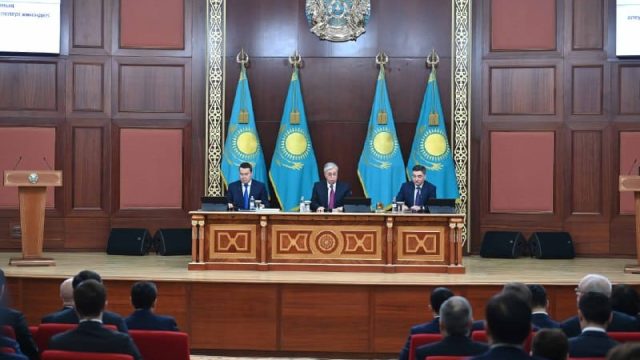 Президент: Еліміздегі қоғамдық-экономикалық қатынастарды қайта құру керек