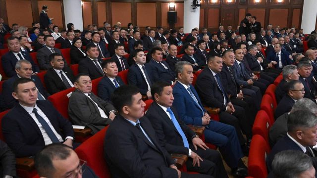 Қасым-Жомарт Тоқаев: Әкімдер өз қаласын жаяу жүріп, аралауы керек