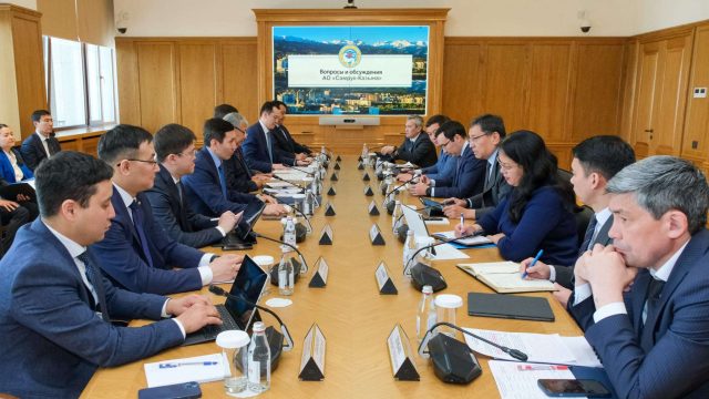 Ерболат Досаев «Самұрық-Қазына» басқарма төрағасы Нұрлан Жақыповпен кездесті