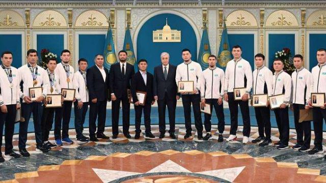 Қасым-Жомарт Тоқаев бокстан әлем чемпионатының жүлдегерлерін қабылдады