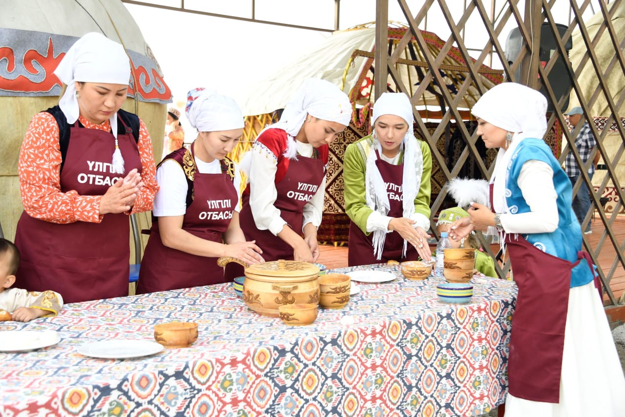келіндер, бауырсақ