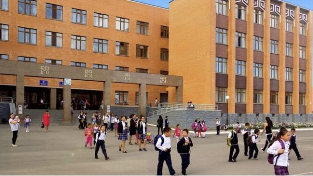 Қарасай ауданында үш ауысымды мектептер мәселесін шешу үшін 10 мектеп салынады
