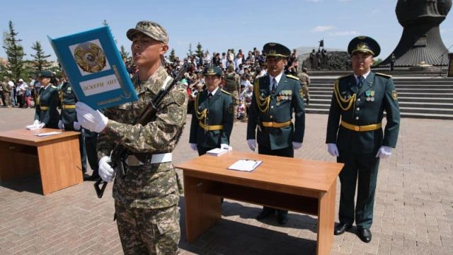 Қазақстанда үш мыңнан астам сарбаз әскери ант қабылдады