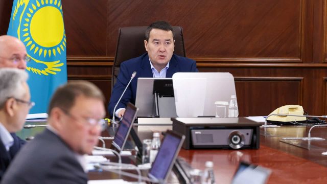 Смайылов инвестициялар туралы: Мәселені әдемі баяндайсыз, бірақ фактілер мен цифрлар басқаша “сөйлеп” тұр