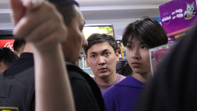 Астанада дүкен иесі кәмелетке толмағандарға ішімдік сатып жүр         