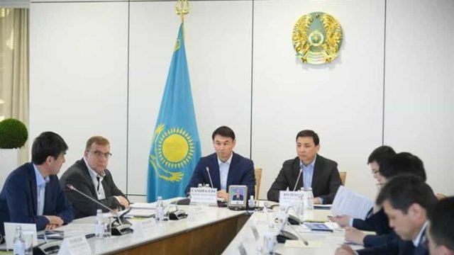 Алтай Көлгінов Түркістан облысындағы денсаулық сақтау және білім беру нысандарын аралады