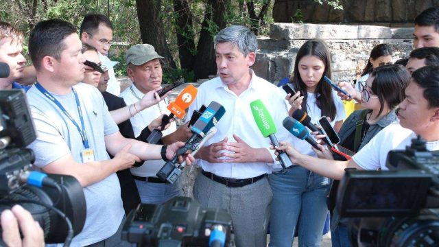 Алматыда жол жөндеу мен көпірлерді реконструкциялау не үшін керек? Әкімдік жауап берді