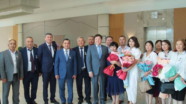Түркістан облысының медицана қызметкерлері марапатталды