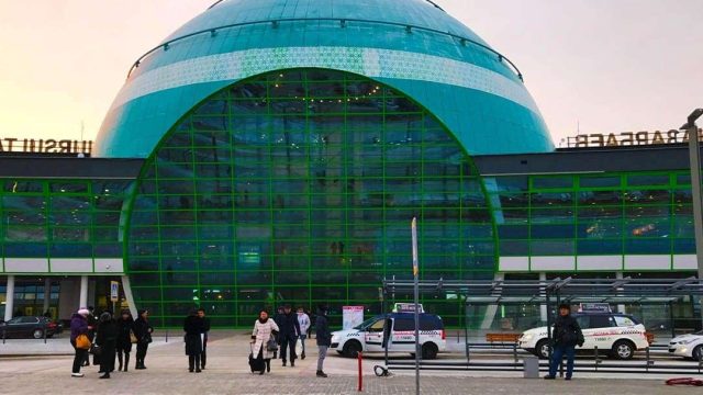 Назарбаев халықаралық әуежайындағы автотұрақ бағасы екі есе өседі