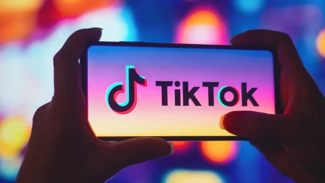 АҚШ-та TikTok істемей тұр. Ресми тыйым күшіне енді