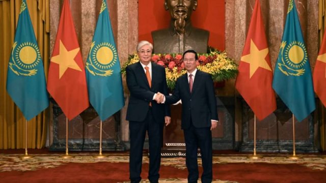 Мемлекет басшысы Вьетнам президентімен келіссөз жүргізді