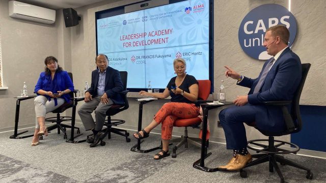 Франсис Фукуяма алғаш рет Орталық Азияға келді